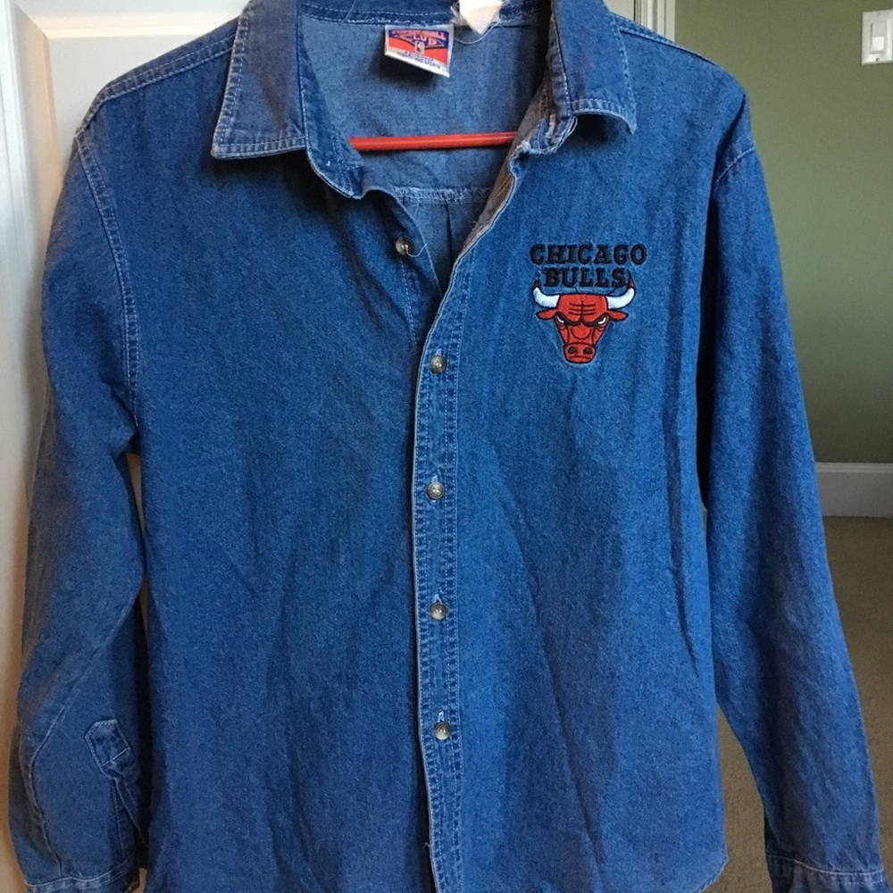 Vintage Chicago Bulls denim button down